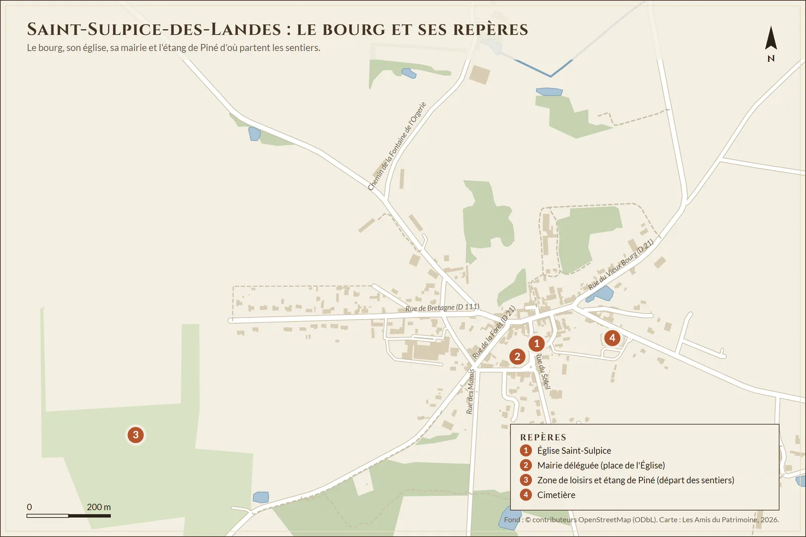 Le bourg de Saint-Sulpice-des-Landes et ses repères : église Saint-Sulpice, mairie, zone de loisirs et étang de Piné, cimetière. Fond de carte © contributeurs OpenStreetMap.