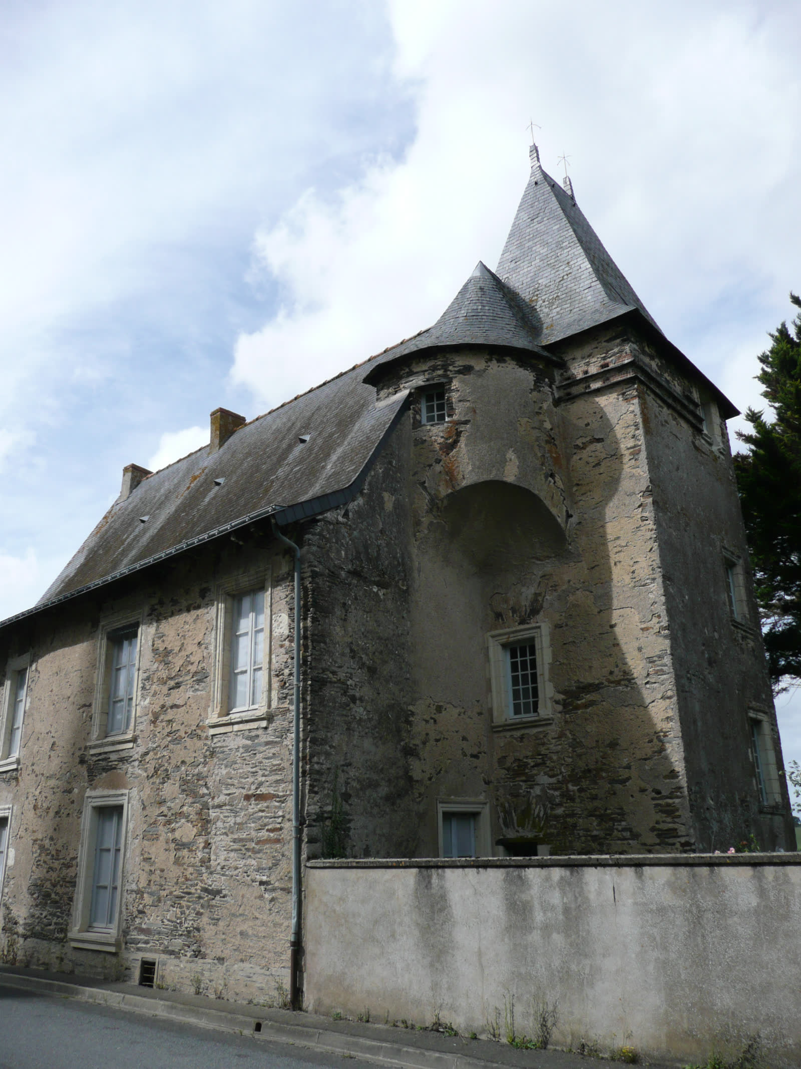 Le Manoir de Ghaisne, un Joyau Renaissance Classé en 1968