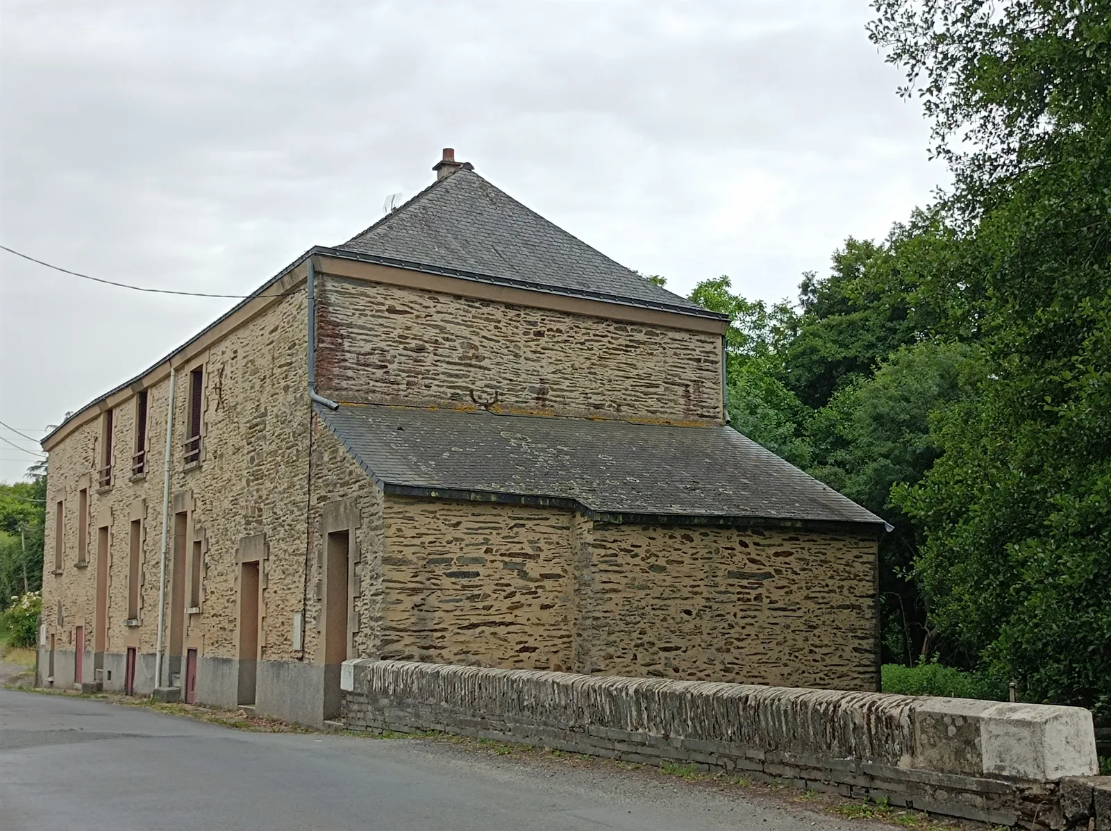 Le Moulin Foulon de Freigné : Quand l'Erdre Foulait le Drap de Laine